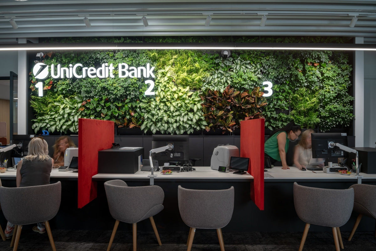 Živá stěna na pobočce UniCredit Bank